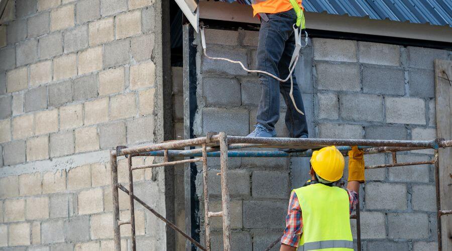 Expert Emergency Roof Repairs services in Cleveland, MS